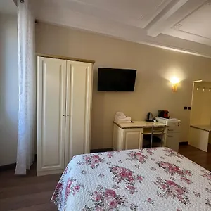  Гостевой дом Termini Station Holidays